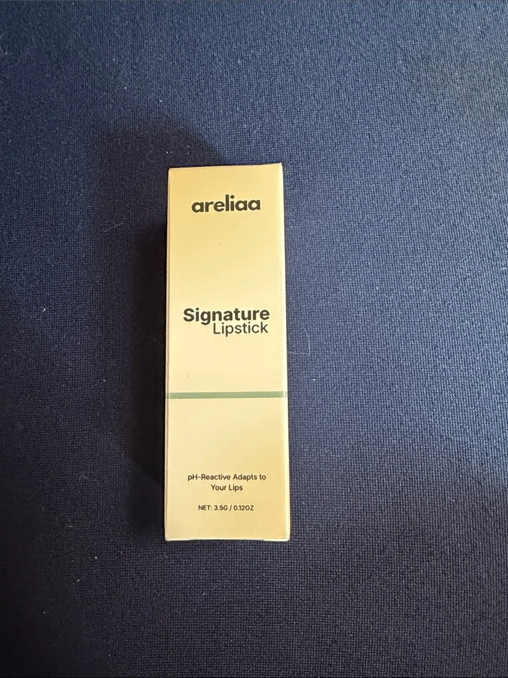 areliaa Signature Lipstick - Pale Yellow Box